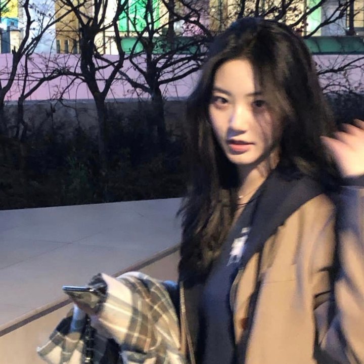 心生爱慕却迟迟不敢